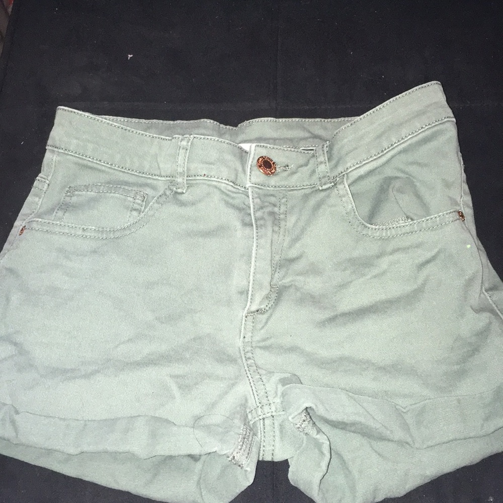 ‼️super cute army green jean shorts‼️
